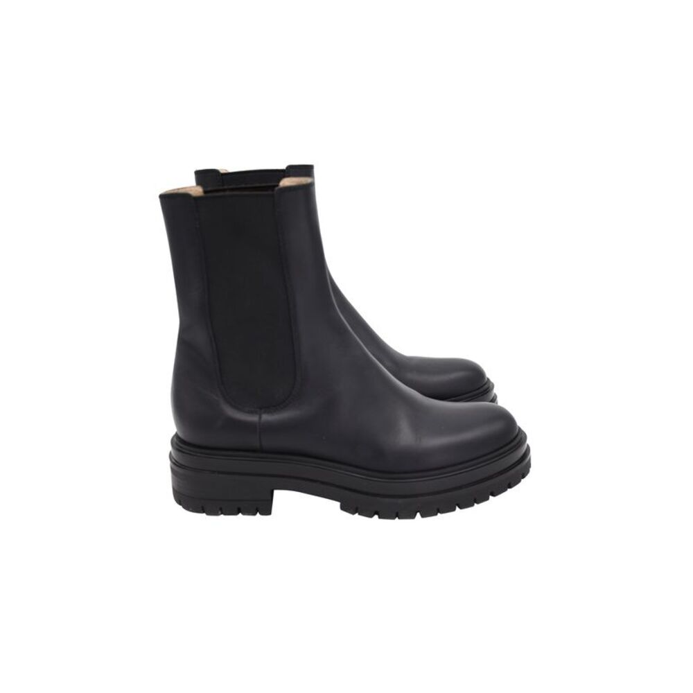 Gianvito Rossi Chester Chelsea Boots in Black Leather